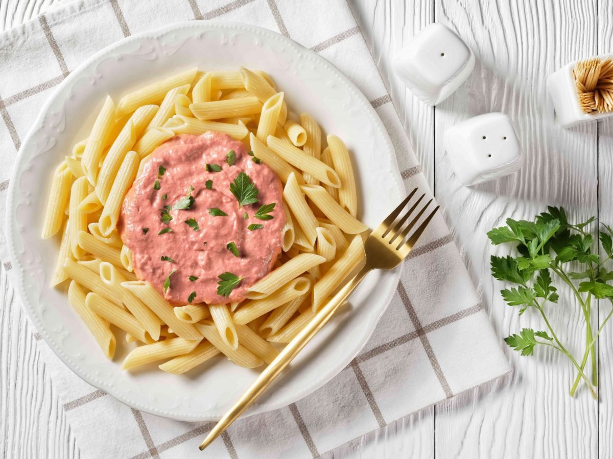 Penne with Italian Pink Sauce Pasta Recipe (Parma Rosa Sauce) 